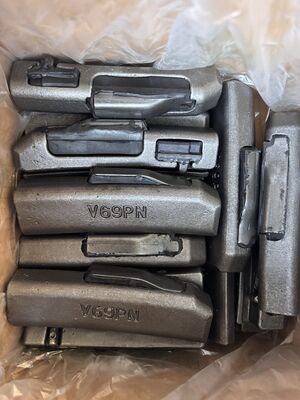 Pin V69PN do fechamento do adaptador dos acessórios dos dentes da cubeta das peças sobresselentes da máquina escavadora