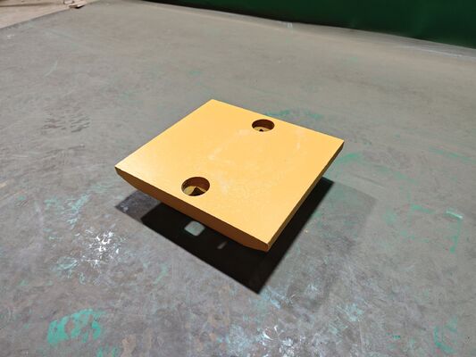 1324715M Bordas de corte estilo  para carregadeira, aparafusadas