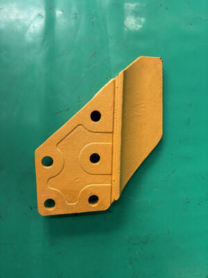 63E1-3533 Novo produto miniescavadora Parafuso forjado para rocha na cortadora lateral 63E13533