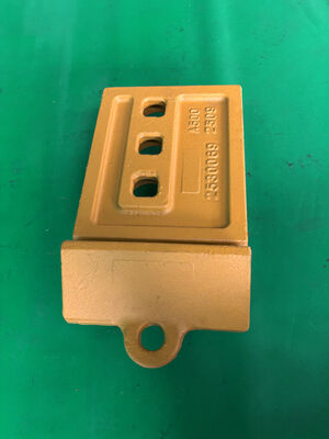 2530069 Extremidade de borda de meia flecha fundida 3 furos 966G 966H 966M 972G