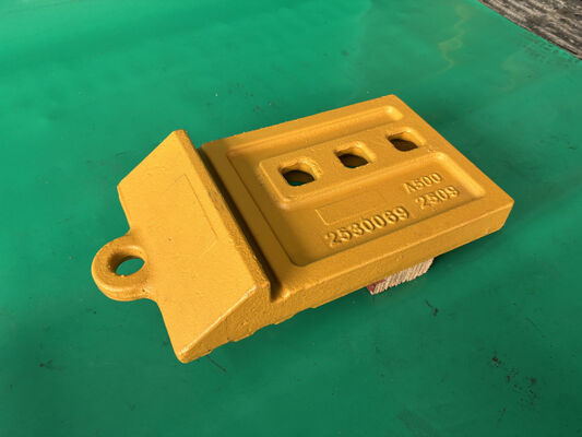 2530069 Extremidade de borda de meia flecha fundida 3 furos 966G 966H 966M 972G