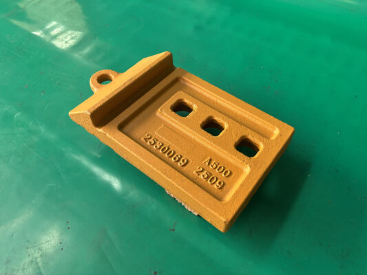 2530069 Extremidade de borda de meia flecha fundida 3 furos 966G 966H 966M 972G